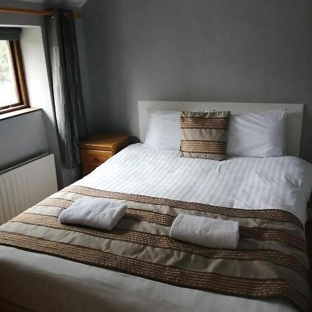 An File Economy Rooms Westport Zewnętrze zdjęcie